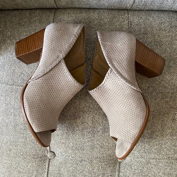 Jack Rodgers • Maya Peep Toe Bootie • Tan Suede - Picture 7 of 10